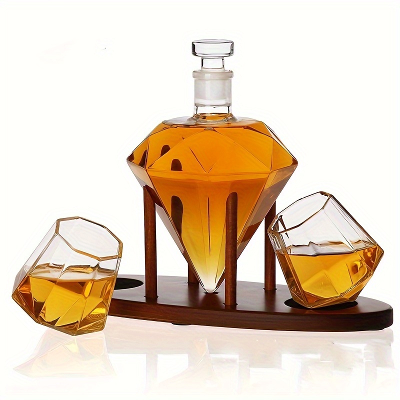 Whiskey Decanter Set Featuring a Diamond Shape
