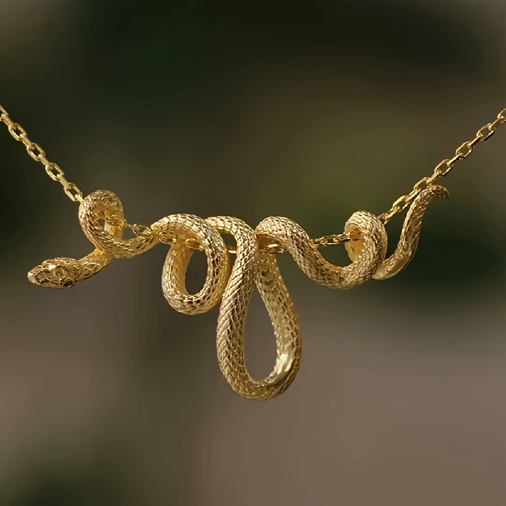 A Unique And Minimalist Snake-Shaped Pendant Necklace